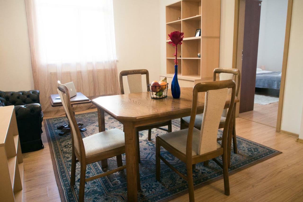 Town Hall 3 Bedroom Apartment Vilnius Ngoại thất bức ảnh